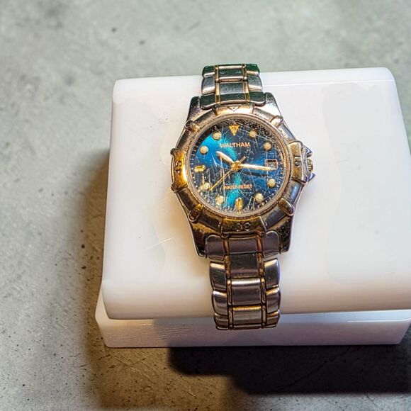 Waltham Accessories - Vintage Waltham Two-Tone Womens Diver